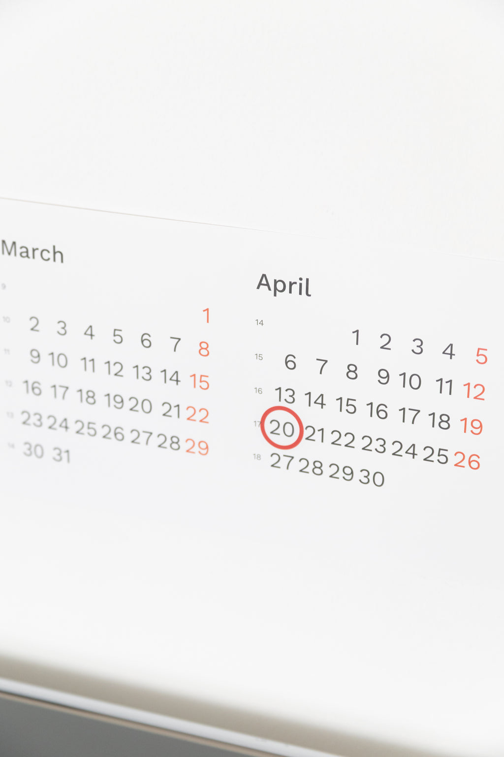 2027 Horizontal Calendar by Octàgon Design. Design detail.