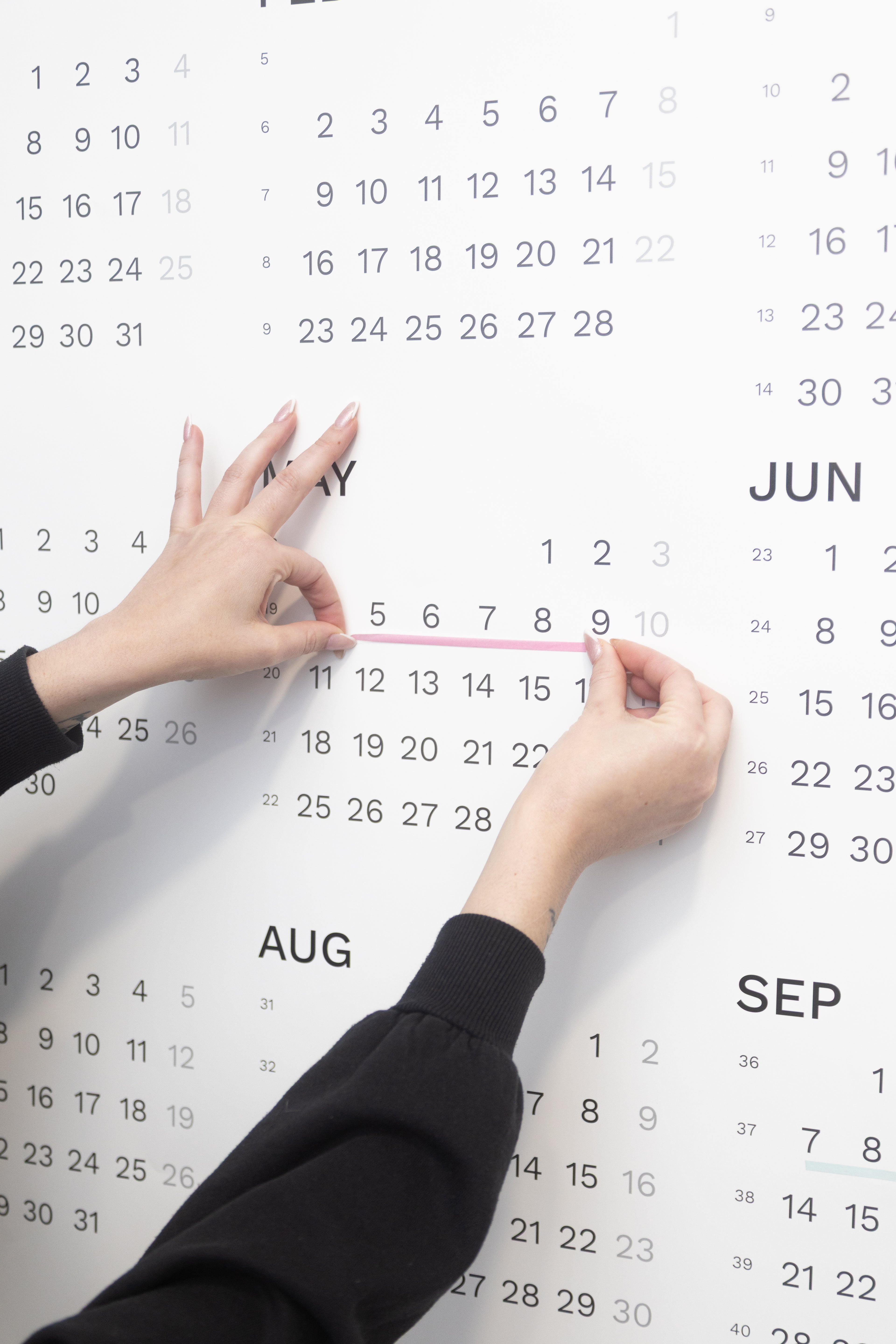 2027 Wall Calendar by Octàgon Design. Date markers.