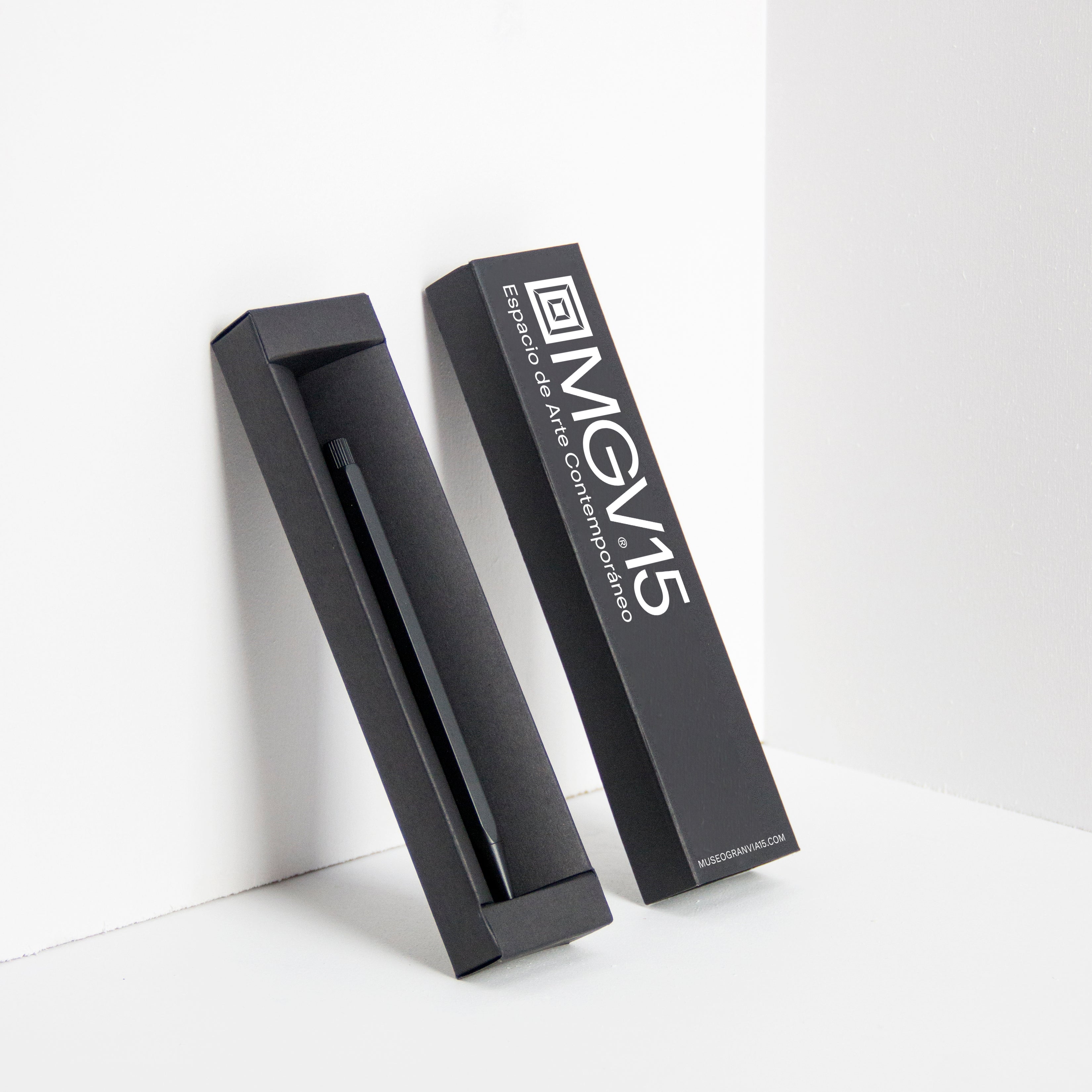 Customized black box for a pen - Octàgon Design