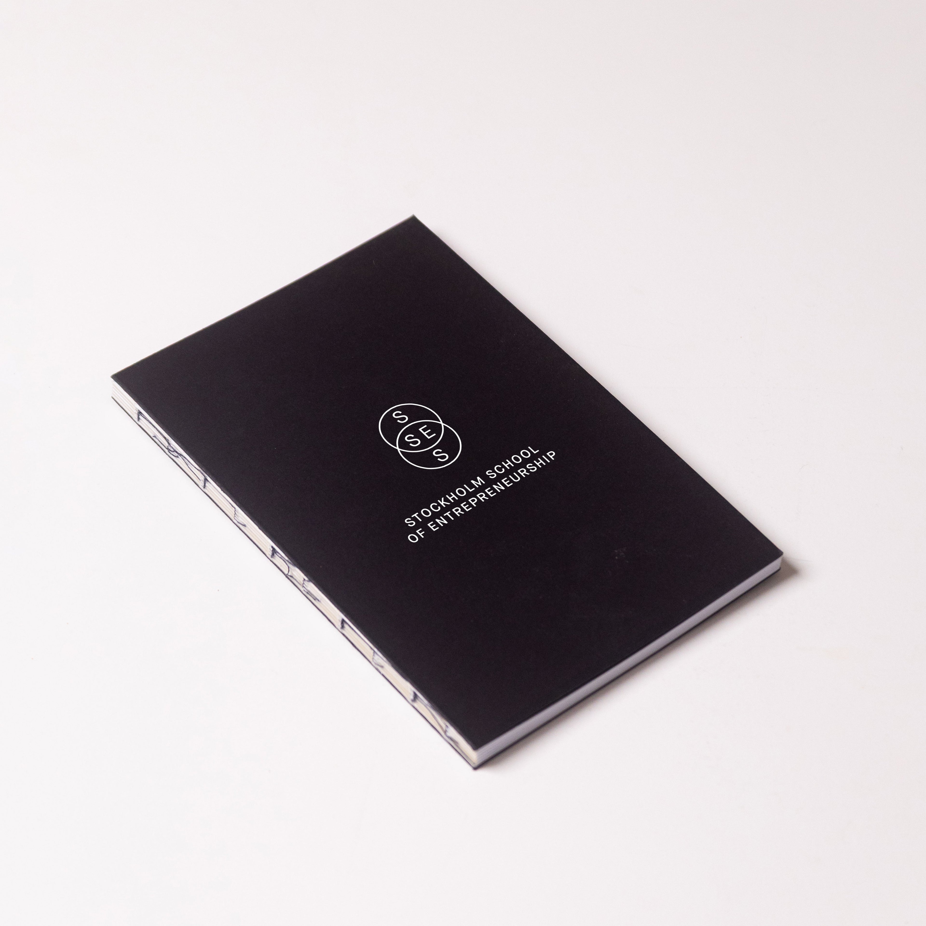 CONCEPT - Open Spine Notebook 13,5x20 cm (80 pages) · Dotted