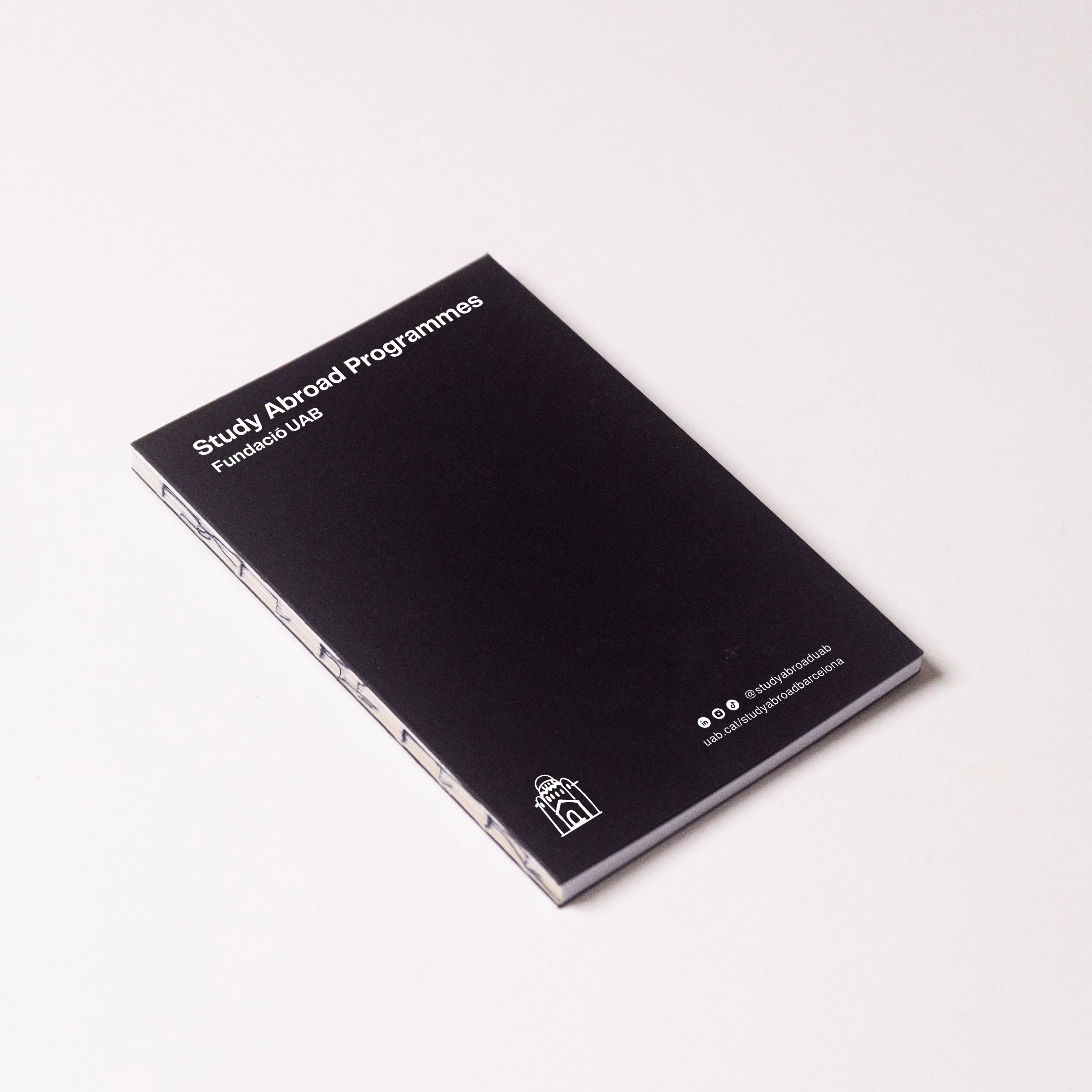 CONCEPT - Open Spine Notebook 13,5x20 cm (80 pages) · Dotted