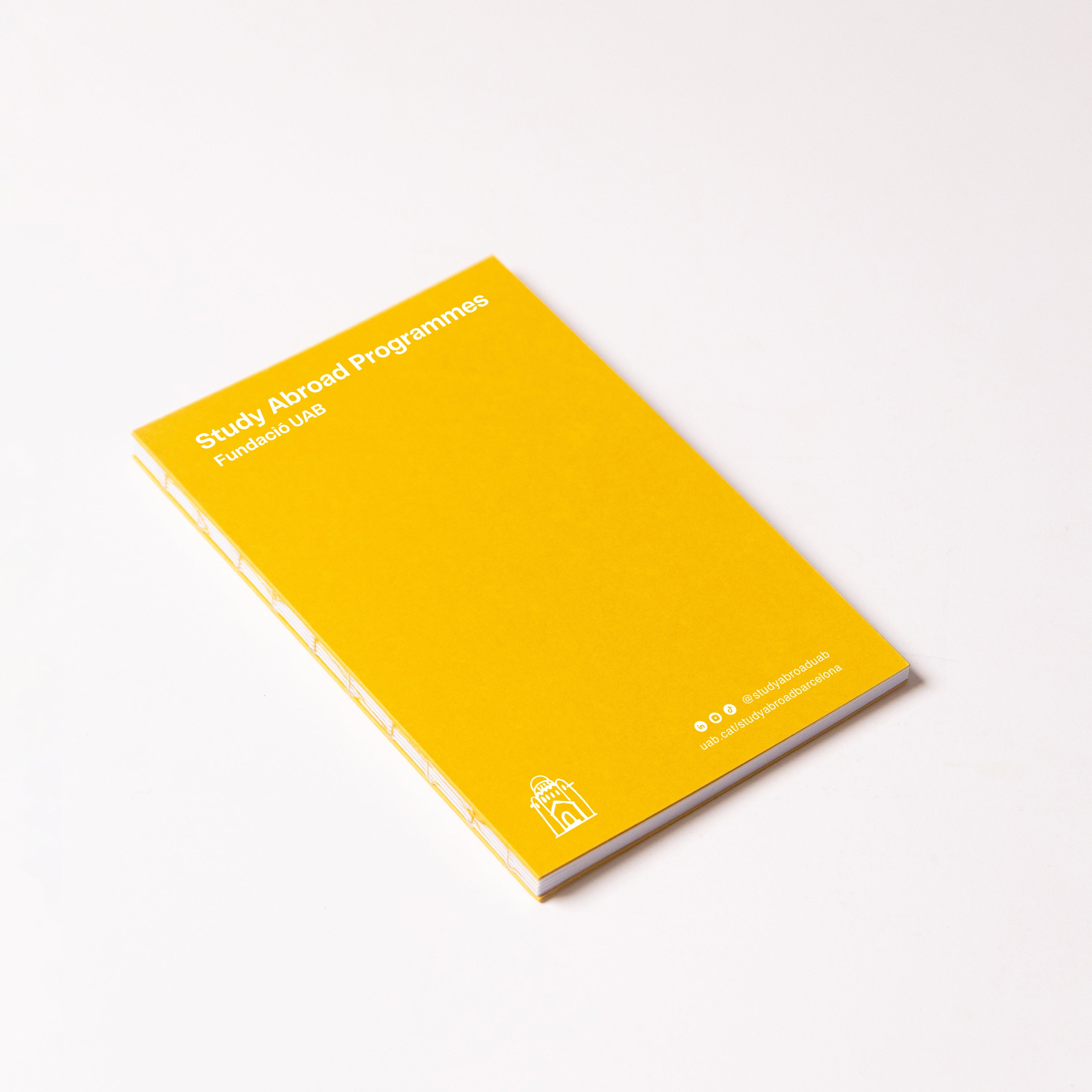 CONCEPT - Open Spine Notebook 13,5x20 cm (80 pages) · Dotted