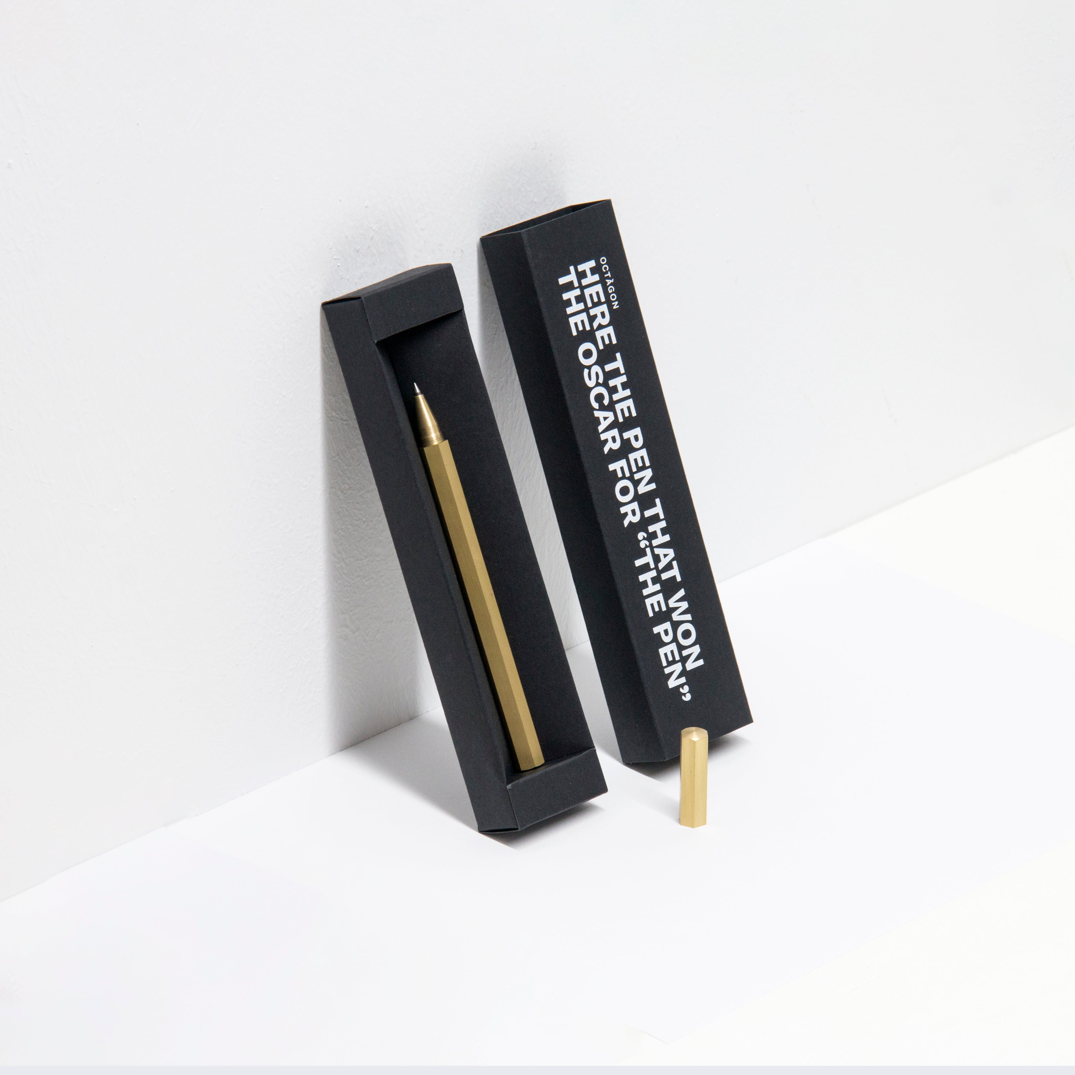 Octàgon Design Legacy Pen, minimal design and gold color