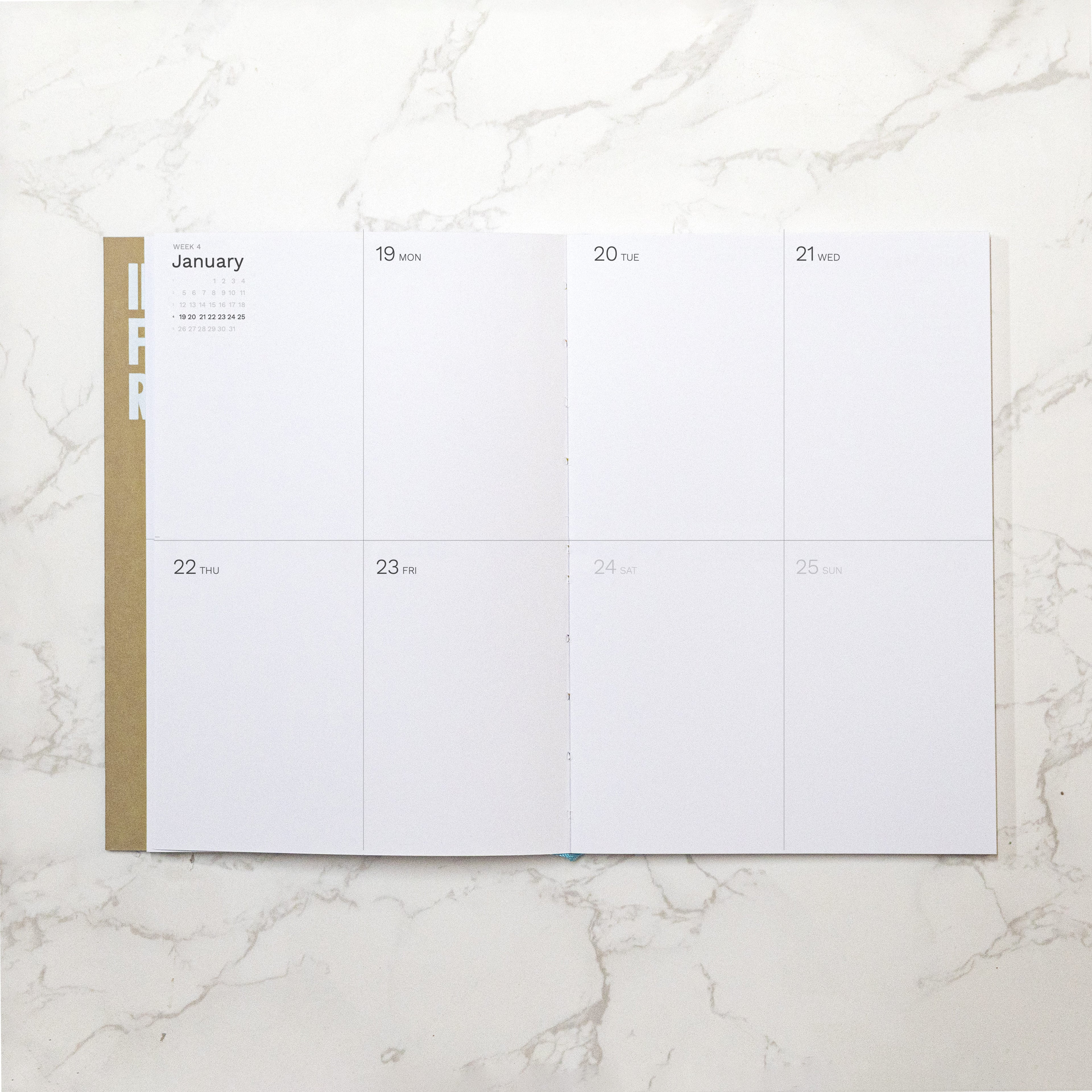 Best 2026 weekly planner A4 size from Octàgon Design. Camel color. Weekly view page.