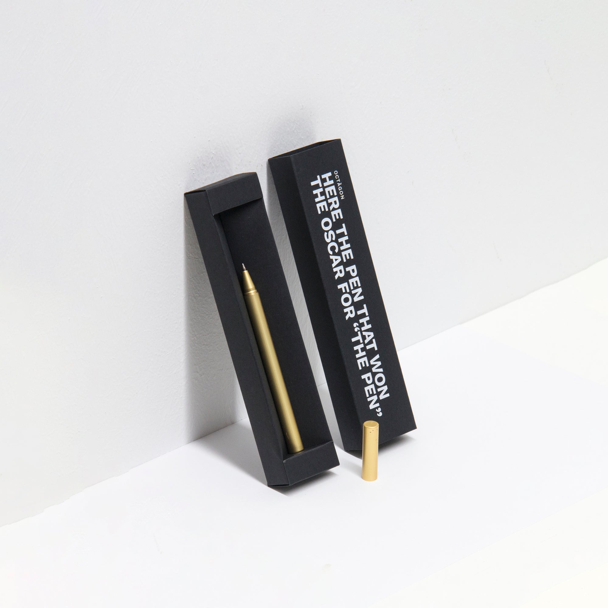 Octàgon Design Script Pen, minimal design and gold color