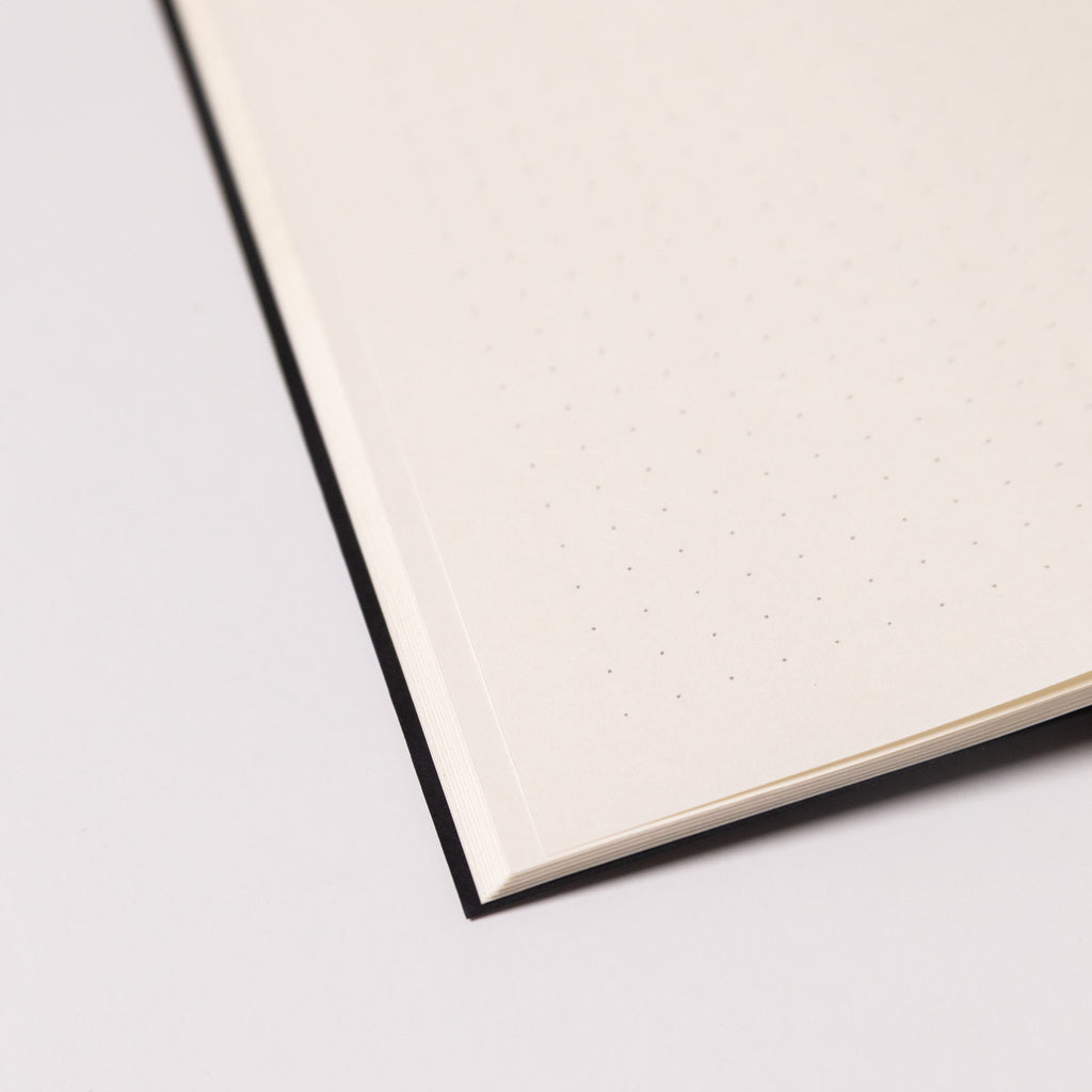 LIGHT - Black Notebook 13,5x20 cm (80 pages) · Dotted · Black