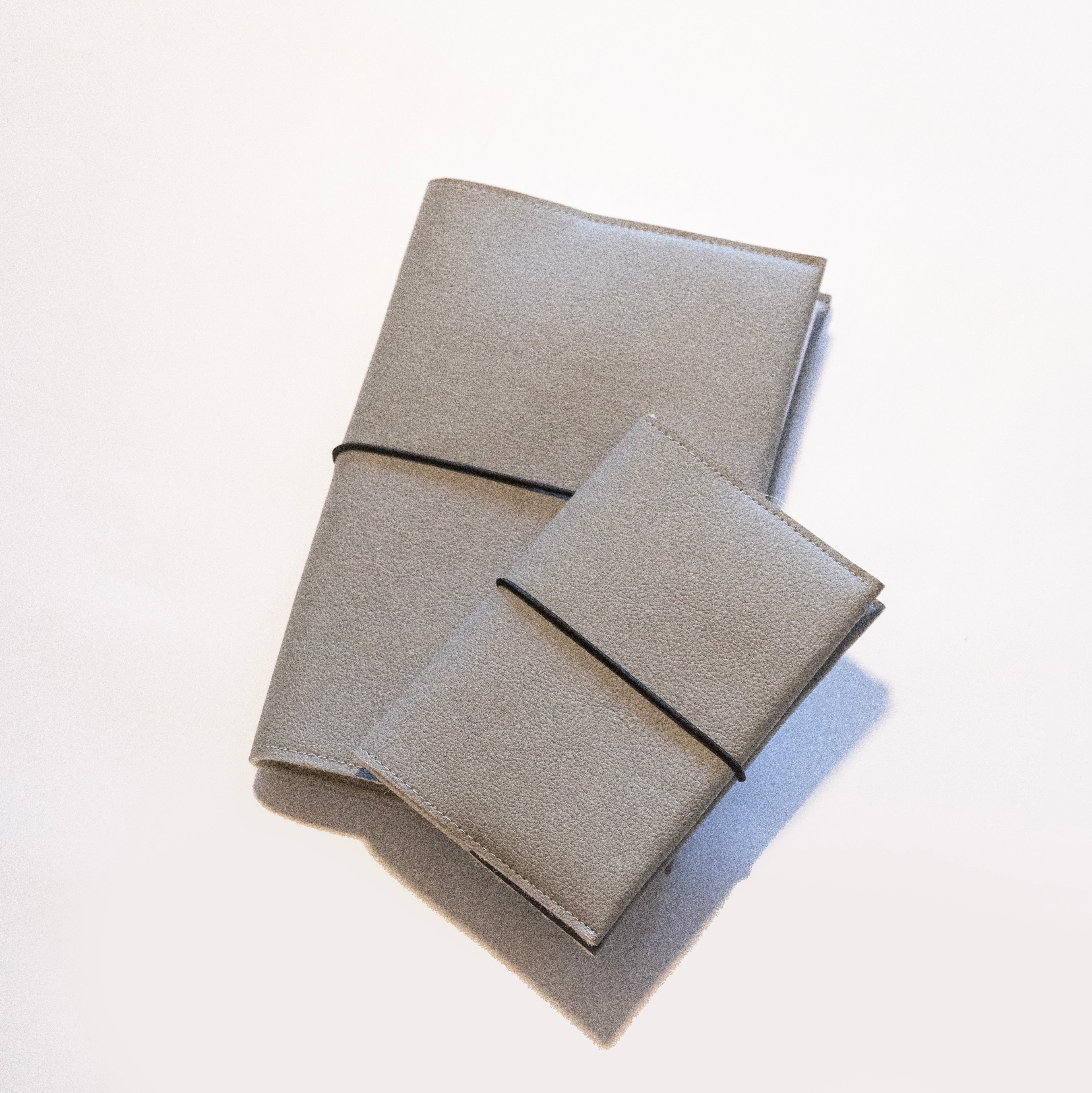 Octàgon Design Cover PRO Gray on a white background