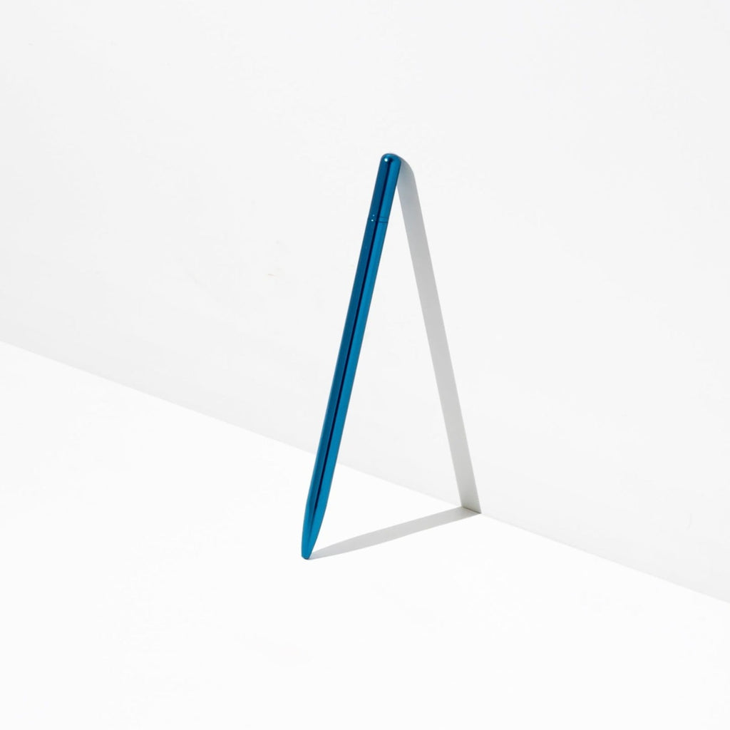 OCTÀON DESIGN | "drop pen" metallic blue color.