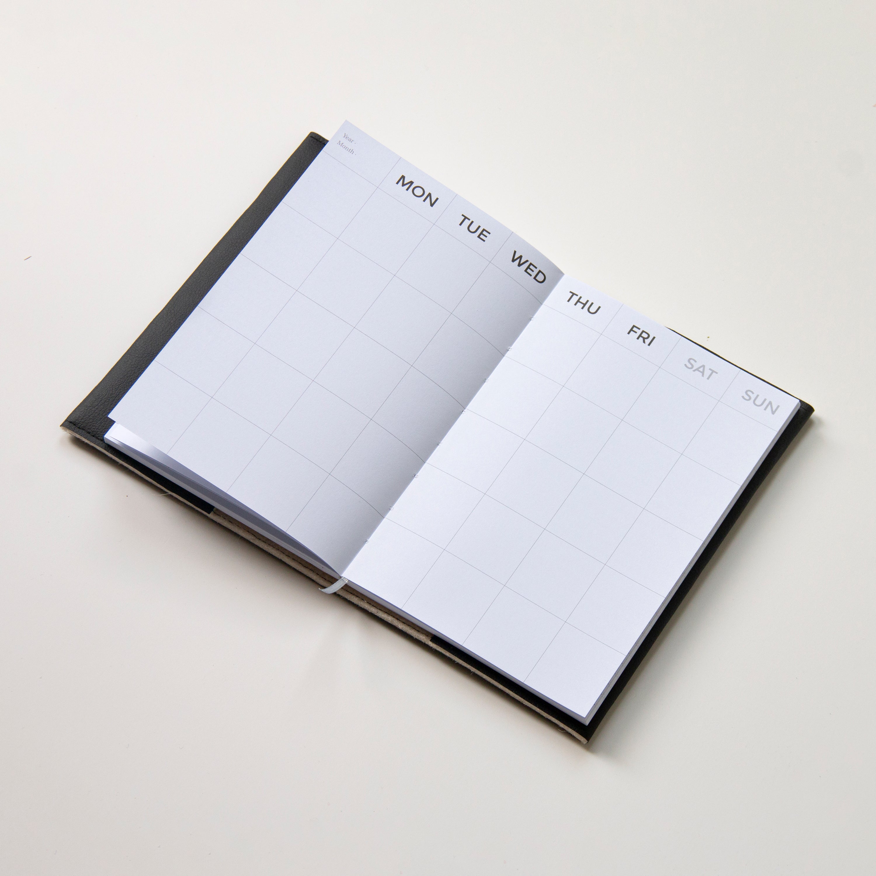 Cover PRO from Octàgon Design with a undated monthly planner